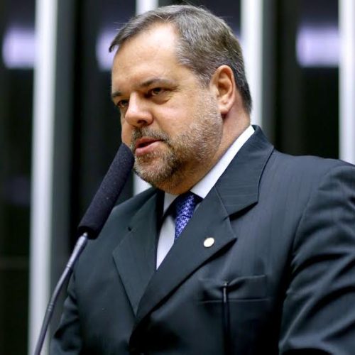 Lobbe quer reajuste de bolsas de fomento para pós-graduação e pesquisa