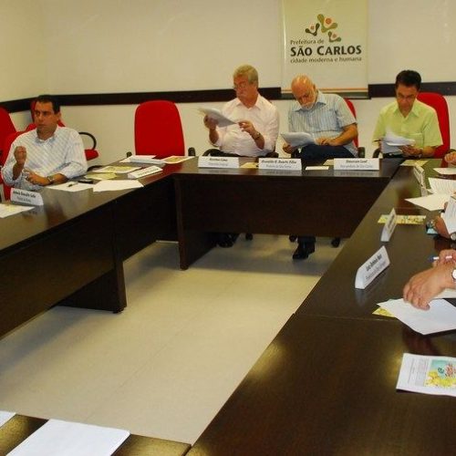 Deputado Federal Newton Lima discute estatuto da Amesc com prefeitos da região