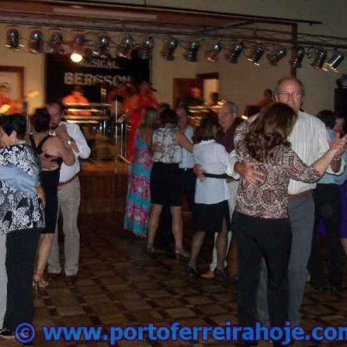 Baile de Casais agita a noite na sede social do PFFC