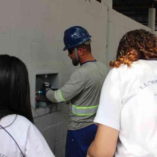BRK leva conhecimento sobre saneamento para alunos em Porto Ferreira no mês de outubro