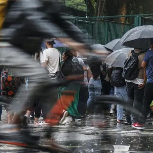 Clima & Tempo: Frente fria avança e chuva retorna ao estado de SP
