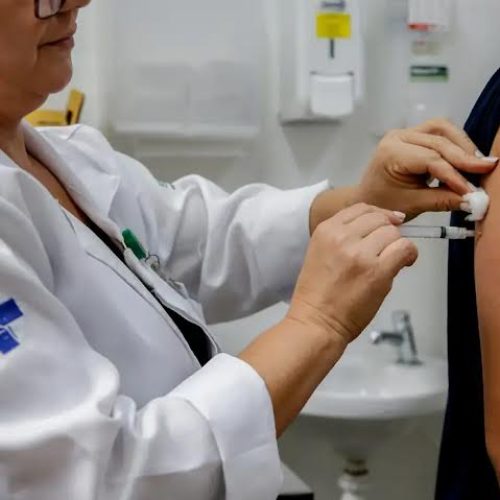 Governo Federal através do Ministério da Saúde amplia idade para receber vacina contra a dengue