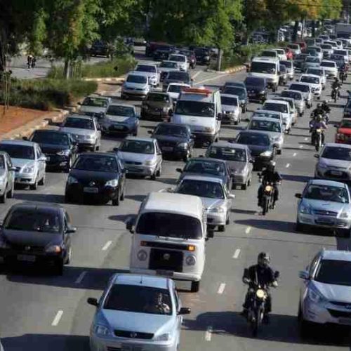 Solicitação para instalação de placa veicular será feita pelo Detran-SP a partir de julho