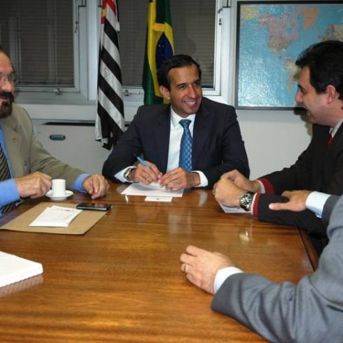 Prefeito e diretor se reúnem com secretário estadual de Desenvolvimento