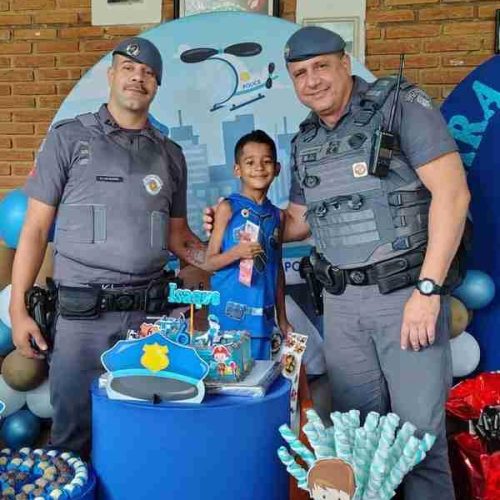 Fã mirim da Polícia Militar recebe surpresa em “Festa de Aniversário”