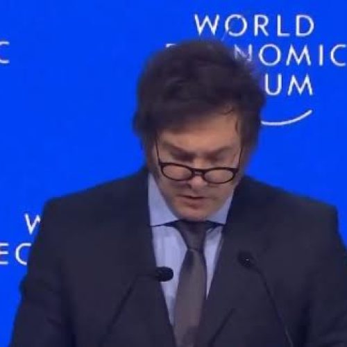 Javier Milei e o FMI: argentinos desconfiam de novo pacote de resgate