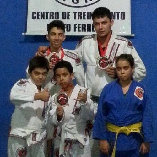 Equipe ferreirense de Jiu-Jitsu participou de competição em Araraquara