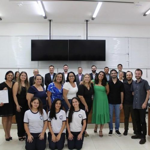 Câmara de Porto Ferreira homenagea a EE Jardim Aeroporto pelo sucesso na avaliação SARESP