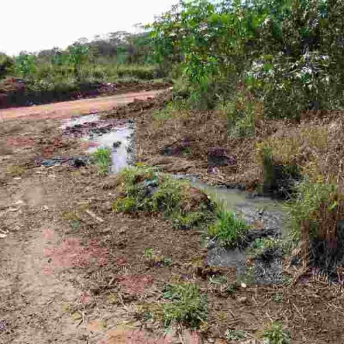 Motorista deve ter cuidado ao circular em rua com obra no Paschoal Salzano