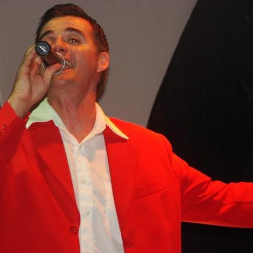 O cantor Ivano abre a programação de shows da Festa Italiana de Santa Rita