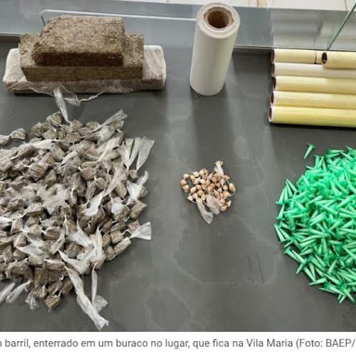 Polícia Militar de Porto Ferreira e Canil do BAEP encontram 2,6 kg de drogas escondidas em matagal