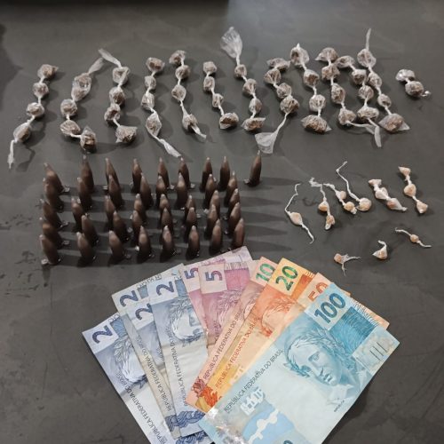 Adolescente é apreendido com drogas e dinheiro durante ação da PM em Santa Rita do Passa Quatro