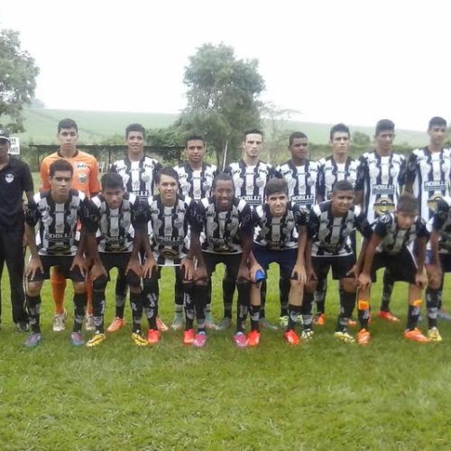 Atletas da categoria Sub 20 do C.F.A. se apresentam no Comercial F.C., em Ribeirão Preto