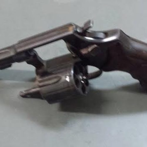 PM prende na Avenida do Comércio homem de 32 anos por porte ilegal de arma de fogo