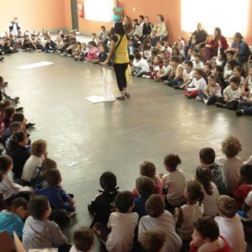 MarGirius apresenta a contação de história “Pimpa- a Girafa” para alunos das Emeis