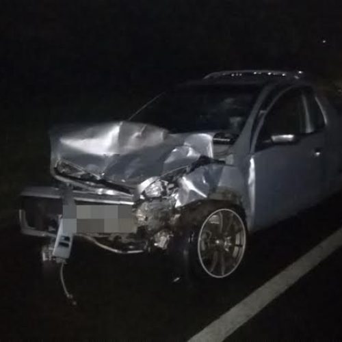 Acidente na SP-215 envolvendo três carros faz uma vítima fatal e deixa seis pessoas feridas