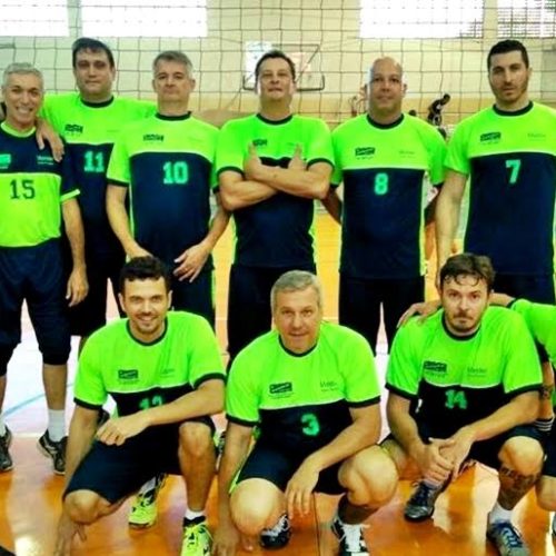 Campeonato Municipal de Vôlei define equipes semifinalistas nas categorias masculina e feminina