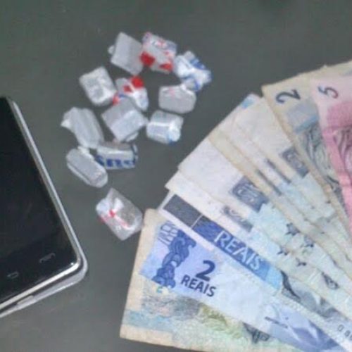 Homem é preso pela PM em flagrante por tráfico de drogas na Vila Maria