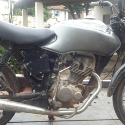 PM localiza moto com numeração raspada em quintal de casa na Vila Real