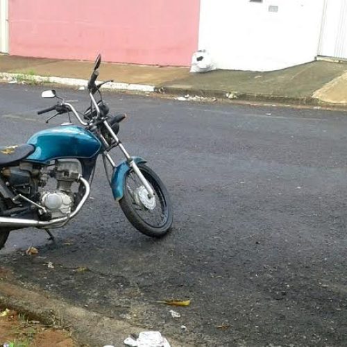 Moto com numerações de motor e chassi suprimidas é localizada em área de mata no Águas Claras