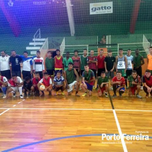 Garotada participou de festival de futsal da Escolinha da Prefeitura