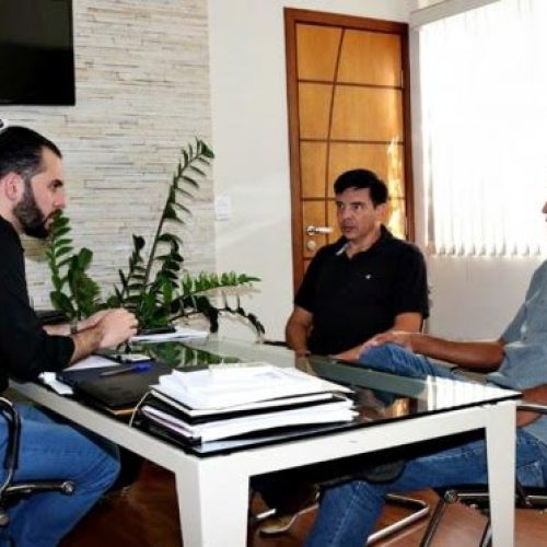 Emendas do Vereador Gideon garantem recursos para compra de veículo e área social