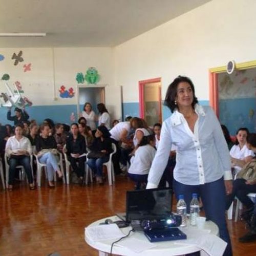 Profissionais de creches participam de oficinas pedagógicas