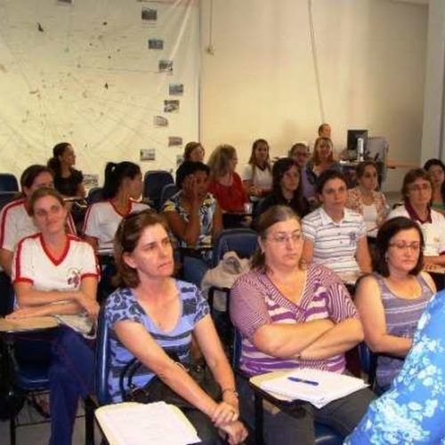 Educadores participam de curso de extensão sobre desenvolvimento infantil