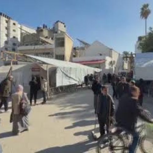 Exército de Israel invade hospital no norte da Faixa de Gaza e gera pânico aos médicos e pacientes