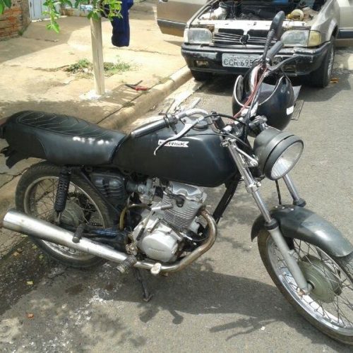 PM apreende moto no Jardim Jandyra para averiguação