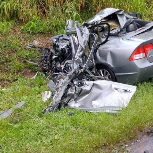 Pirassununga: acidente entre carro e caminhão mata motorista na SP-225 (Analândia/Pirassununga)