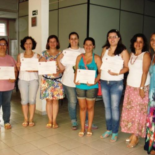 Departamento de Educação faz entrega de certificados de cursos a educadores