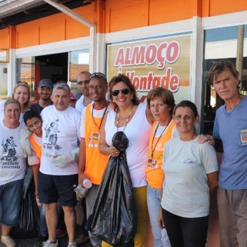 Dengue: arrastões retiram toneladas de lixo dos bairros; veja calendário