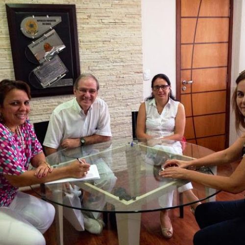 Programa “Sorrindo para o Futuro” leva educação, prevenção e tratamento para alunos de Emeis