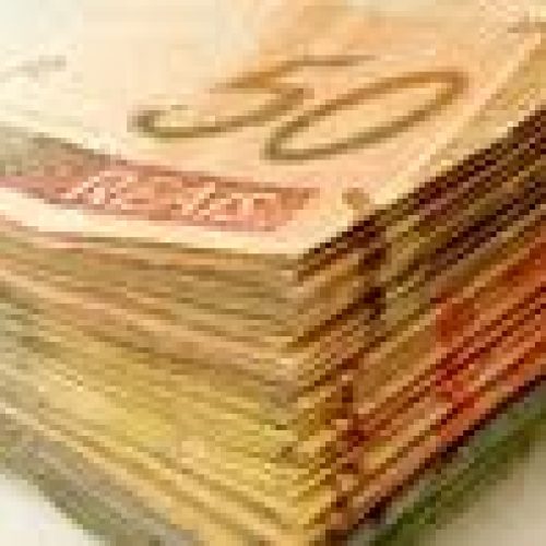 Professores e servidores da Secretaria da Educação recebem bônus por resultado