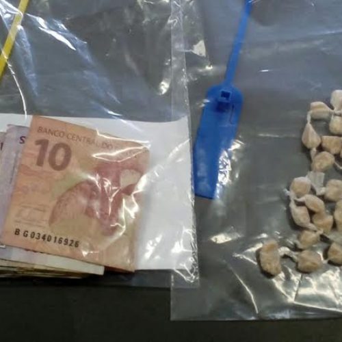 Menor de 17 anos é apreendido pela Força Tática em flagrante por tráfico de drogas