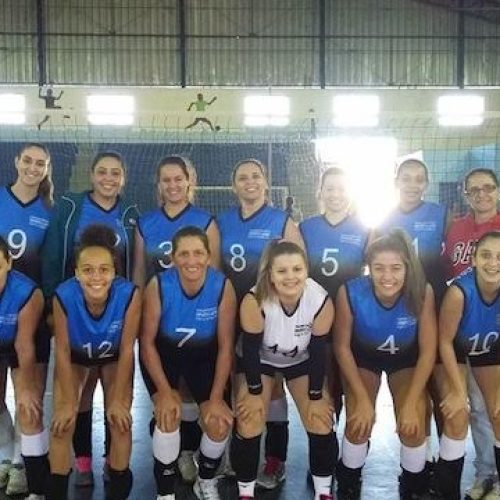 Vôlei adulto feminino perde para Itobi e agora enfrenta Aguaí em casa