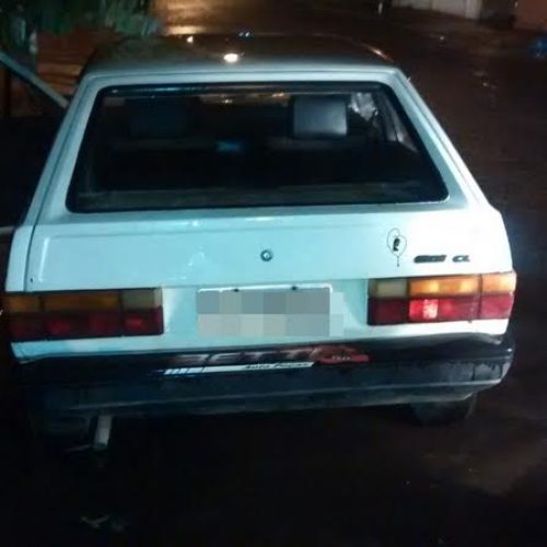 Carro furtado em Vargem Grande do Sul é localizado pela PM com dois menores na Vila Real