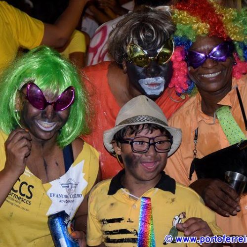 Bróco do Burro arrastou muitos foliões na abertura do carnaval de rua em Porto Ferreira