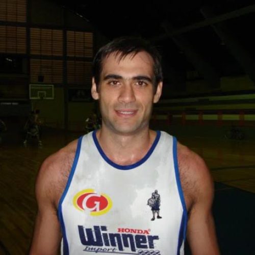 Projeto Arremessando para o Futuro presta homenagem a Adriano Galvão, o Di