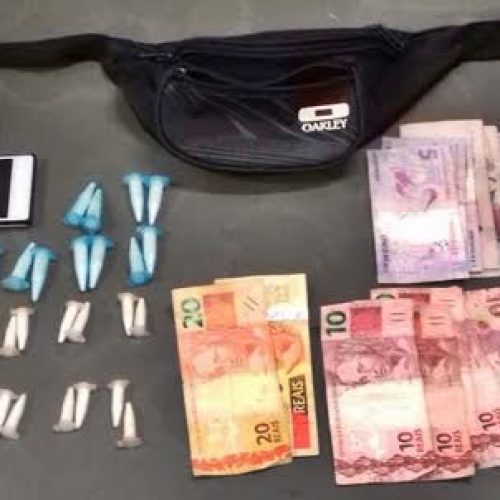 Quatro indivíduos foram detidos pela Polícia Militar em averiguação de tráfico de drogas