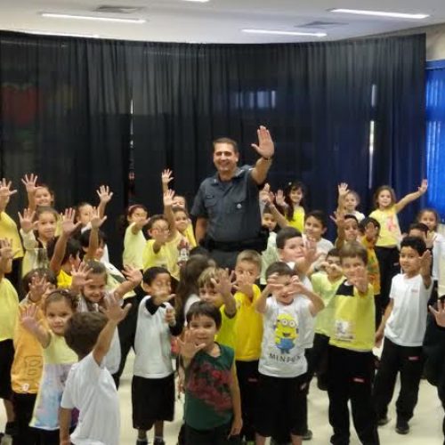 PM realizou palestra sobre prevenção e educação no trânsito na Escola do Sesi