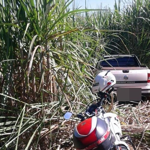 Saveiro roubada em Porto Ferreira foi localizada em canavial às margens da Rodovia Anhanguera
