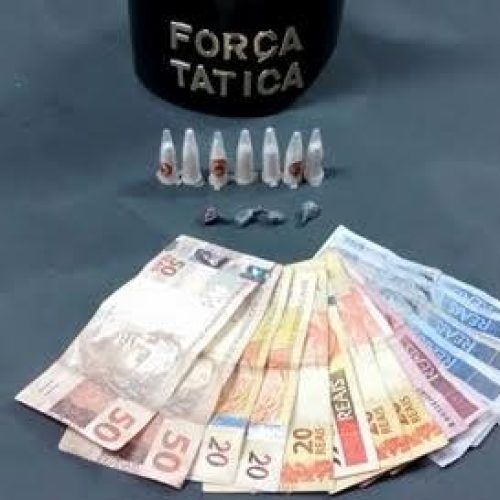 PM encontra pinos com cocaína com adesivo da escuderia “Ferrari”