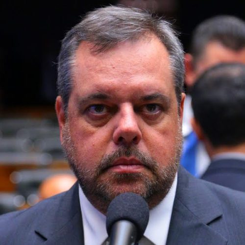 Lobbe comemora aprovação de PL da fosfoetanolamina sintética