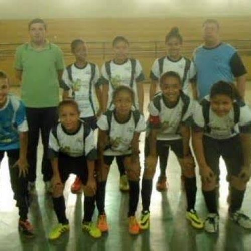 Futsal: sub 13 feminino do Projeto Garoto(a) Nota 10 goleia e vai para a final