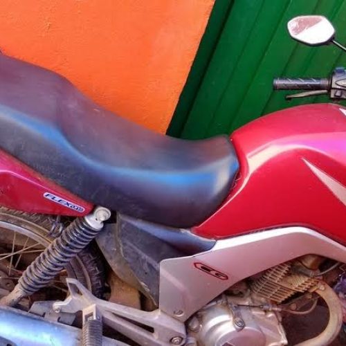 Moto Honda roubada é localizada pela PM