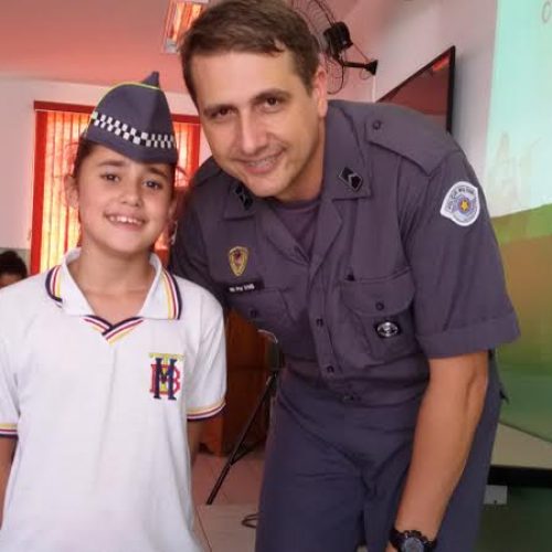 Alunos da rede municipal de ensino e escolas particulares recebem a última aula do PROERD