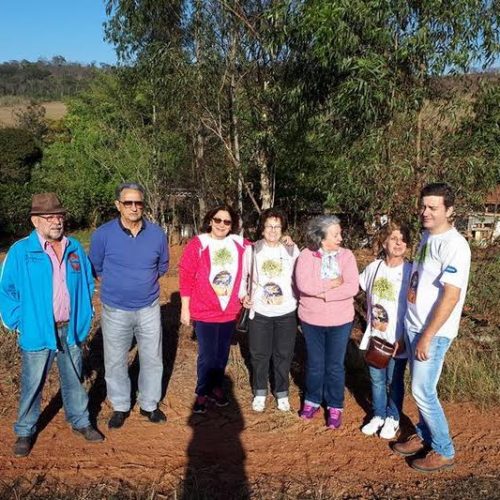 Alunos da APAE participam de plantio de mudas de árvores dentro do Projeto Rotary de Meio Ambiente
