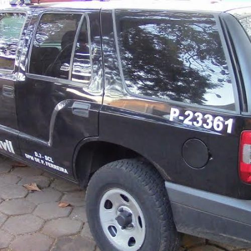 Polícia Civil localiza carreta roubada na SP-332 em estacionamento de posto de combustível